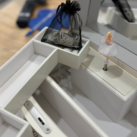 Wooden Jewelry Box - NIB - Adeline - Picture 5 of 6